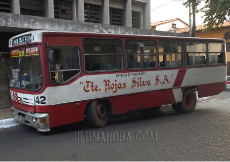 Mercedes-Benz OF  - San Jorge - Transporte Rojas Silva S.A. , linea 14
Imagen extraída de : www.ultimahora.com
Palabras clave: MB