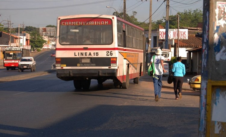 Mercedes-Benz OF1318 Busscar Urbanus (en Paraguay) Emp. Automotores Guarani Linea 15-3 Interno 26
Palabras clave: Busscar Urbanus