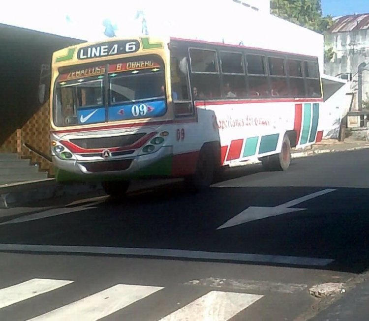 Mercedes-Benz LPO 1113 - CAIO Amelia (En Paraguay) - Emp. Capellanes del Chaco - Linea 6, Interno 09
Palabras clave: CAIO 1113