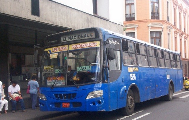 Mercedes Benz 1721 Carroceria M & L
PZO826
BUS TIPO VENCEDORES MERCEDES OF 17-21 EN QUITO
Palabras clave: Mercedes Benz 1721 Carroceria M & L