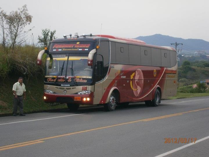 Mercedes Benz 1730 Carroceria Marcopolo (reformado por Pedrotti) En Ecuador
Panamericana disco 131
Foto:
Raul Montero
Palabras clave: Mercedes Benz 1730 Carroceria Marcopolo (reformado por Pedrotti) En Ecuador