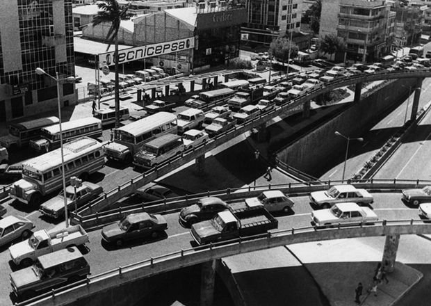 Buses Del Recuerdo de Quito
Varios buses de Quito en el año 1981
International LoadStar Thomas
SECTOR LA COLON
FOTOGRAFIA DIARIO EL COMERCIO

Palabras clave: Buses Del Recuerdo de Quito