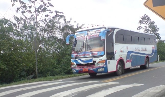 Megabuss Hino Ak Flota Pelileo
Coop Flota Pelileo
Movil 30
TAA-2237

Palabras clave: Megabuss Hino Ak Flota Pelileo