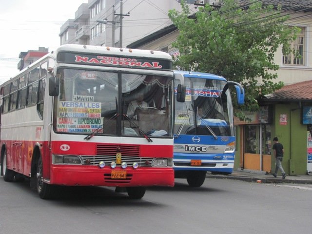 Intertnational Carroceria MarielHerz (Actual MarielBus)
Bus Servicio Especial Coop Nacional, con carroceria MarielHerz, lo que hoy es carroceria Mariel Bus
Junto a el un Hino FG Imce Coop Paquisha
Palabras clave: Intertnational Carroceria MarielHerz