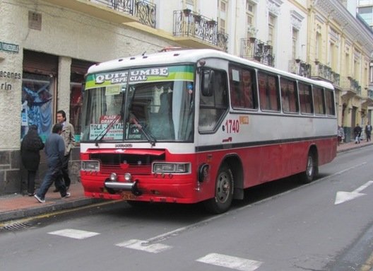 Super Hino FD Carroceria Alvarado
Servicio de Transporte Urbano de Quito 
Coop Quitumbe
Quito 
Palabras clave: Super Hino FD Carroceria Alvarado