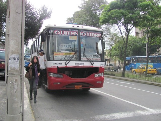 Hino FF Carroceria Velastegui
PZZ488
Servicio Especial Quito
Coop Quiteño Libre
Palabras clave: Hino FF Carroceria Villafuerte