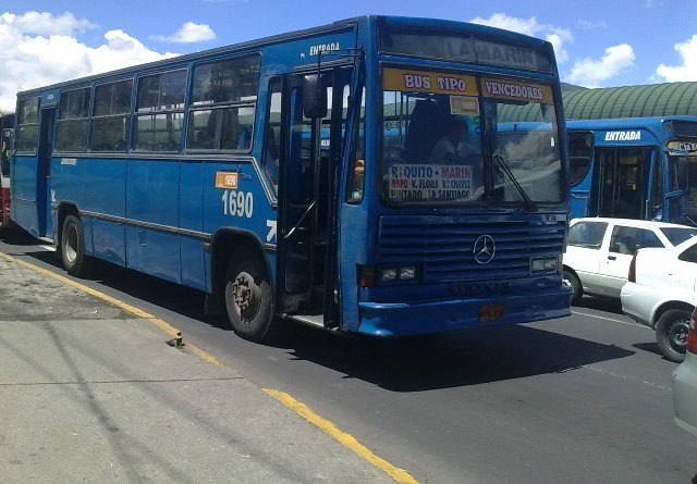 Mercedes Benz 1318 Caio Vitoria (en Ecuador)
Un modelo ya antig�ito pero bueno, todavia quedan algunos por aca
Palabras clave: Mercedes Benz 1318 Caio Vitoria