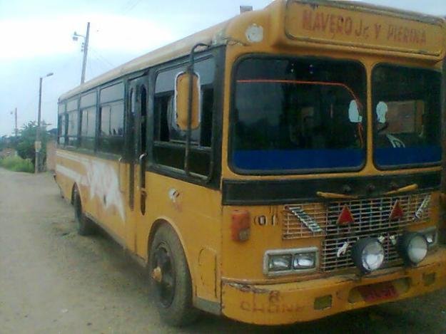 Nissan UD 98 Carroceria Cepeda
Un bus antiguo aun en circulación en Ambato Ecuador
Palabras clave: Nissan UD 98 Carroceria Cepeda