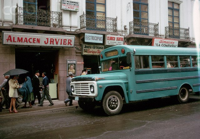 Ford 500 Carroceria Varma
http://galeria.bus-america.com/displayimage.php?pos=-17288
http://galeria.bus-america.com/displayimage.php?pos=-17287
Bus de servicio Urbano de Quito Año 1973
De la Coop Quito
Un clasico

Image by © Carl & Ann Purcell/CORBIS
Palabras clave: Ford 700 Carroceria Varma