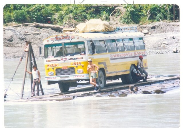 CHASIS HINO KY CARROCERIA BLUE BIRD BOTAR
TRANSPORTES BAÑOS
IMAGEN TOMADA DE PAGINA WEB DE TRASNPORTES BAÑOS
