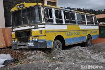 Ford F 600 - Ambato - Colegio Tecnico Vicente Anda Aguirre
Servicio Escolar Fuera de Servicio
Fotografia Diario La Hora
Palabras clave: Carroceria y Chasis Desconocidos