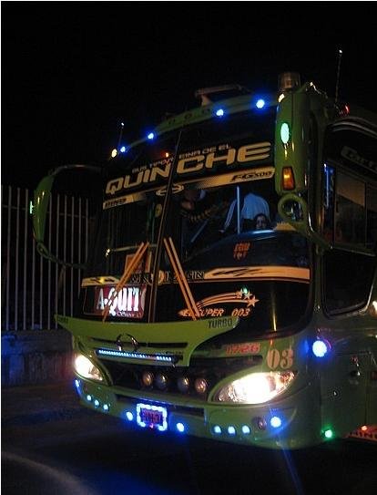 Hino FG Carroceria MarielBus
El frente de un MarielBus por la Noche en Quito
Palabras clave: Hino FG Carroceria MarielBus