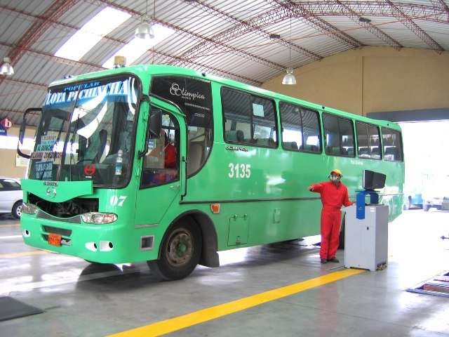 Hino GD Carroceria Olimpica
Coop Flota Pichincha Movil 07
Revision Vehicular Quito
Palabras clave: Hino GD Carroceria Olimpica
