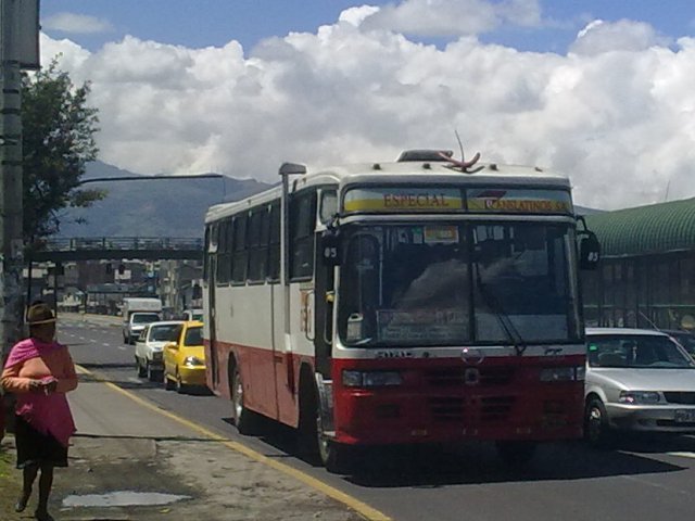 Hino FF Rhino Bus
Un poco ya deteriorado...
Palabras clave: Hino FF Rhino Bus
