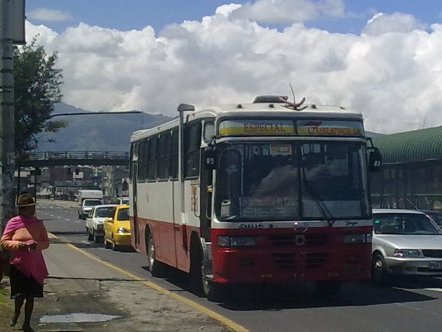 Hino FF Rhino Bus
Un poco ya deteriorado...
Palabras clave: Hino FF Rhino Bus