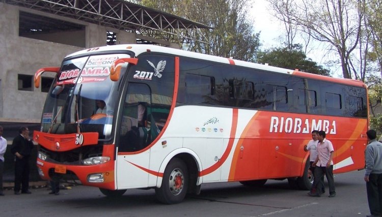 Hino AK Carroceria Alvarado
Coop Riobamba
Movil 50
Palabras clave: Hino AK Carroceria Alvarado