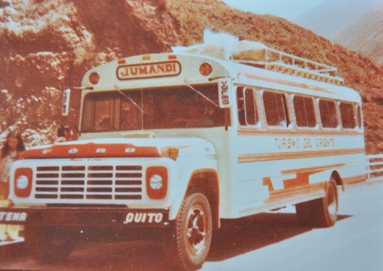 Ford ¿ 500 / 600 ? Carroceria ¿ Thomas ? ( En Ecuador)
Coop Jumandy
Imagen : Facebook Revista Buen Viaje
Palabras clave: Ford ¿ 500 / 600 ? Carroceria ¿ Thomas ? ( En Ecuador)
