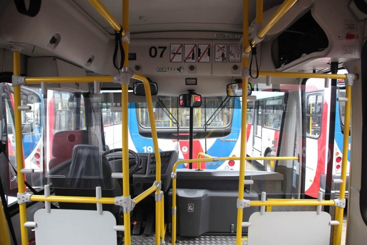 Volvo B12M Articulado - Carroceria CAIO Millenium (en Ecuador)
Vista interior Articualdo Corredor Sur Oriental Quito

Fotos: Vicente Robalino, Agencia de Noticias Quito 
Palabras clave: Volvo B12M Articulado Carroceria CAIO