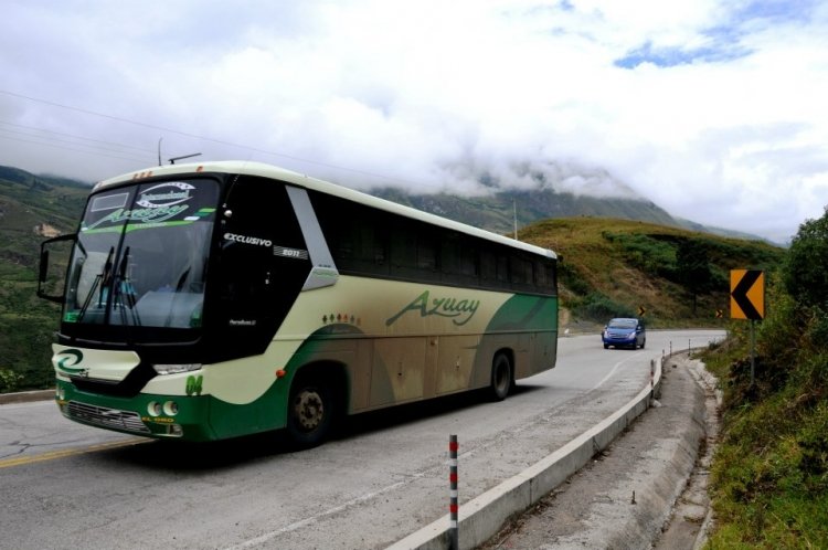 Hino FG Carroceria Olimpica (Tipo Comil)
Coop Azuay 
Movil 04
Imagen : Hugo Echeverria
Palabras clave: Hino FG Carroceria Olimpica (Tipo Comil)