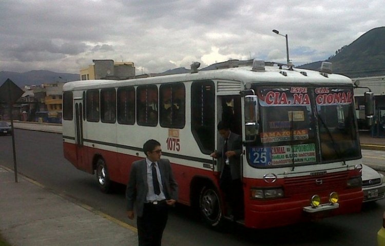 Super Hino FD Carroceria J&M
Bue Especial de la ciudad de Quito
Cia. Nacional
Palabras clave: Super Hino FD Carroceria J&M