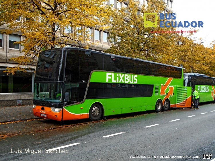 VANHOOL - FLIXBUS
Autobus de pasajeros en Bruselas
Palabras clave: VANHOOL FLIXBUS
