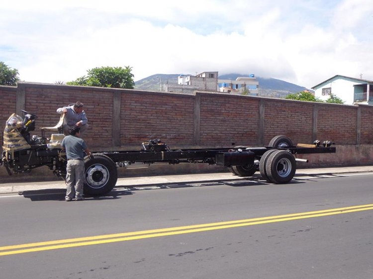 CHASIS HINO AK 
IMAGEN: COOP HUAMBALO
Palabras clave: CHASIS HINO AK 