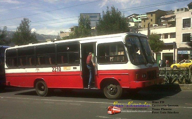 Hino FD Carroceria Imetam
Bus Urbano de Quito Servicio Especial
Coop Trans PLaneta
Imagen Extraida de Bus Ecuador
Palabras clave: Hino FD Carroceria Imetam