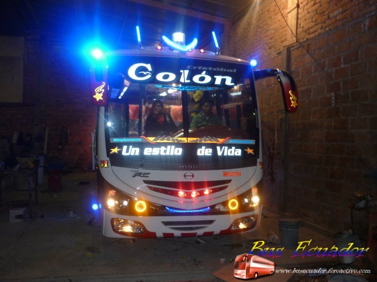 Hino FC Carroceria Occidental
Coop Cristobal Colon Autobus por la Noche
Extraído de : www.busecuador.foroactivo.com
Palabras clave: Hino FC Carroceria Occidental