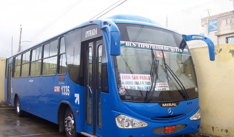 Mercedes Benz OF 1721 Carroceria Miral Urban Pluss
PUD585
Fotografia de Rey Misterio 
Bus Tipo Coo reino de Quito
Quito
Movil 27
Palabras clave: Mercedes Benz OF 1721 Carroceria Miral Urban Pluss