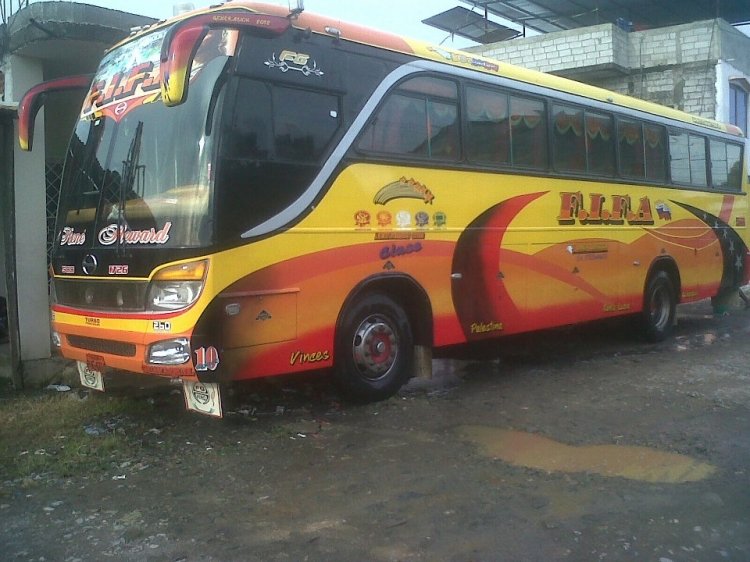 Hino FG Carroceria Cepeda
COOP FIFA
MOVIL 10
IMAGEN: RENE VILLAVICENCIO
Palabras clave: Hino FG Carroceria Cepeda