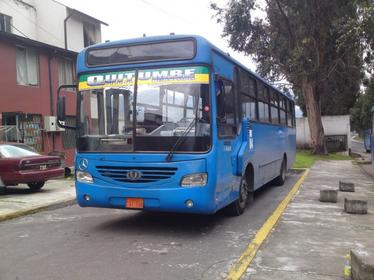 Mercedes Benz 1721 Carroceria Varma
Bus Tipo de la Ciudad de Quito
Coop Quitumbe
Fotografia : Pancho Bndr
PAI 598
Palabras clave: Mercedes Benz 1721 Carroceria Varma