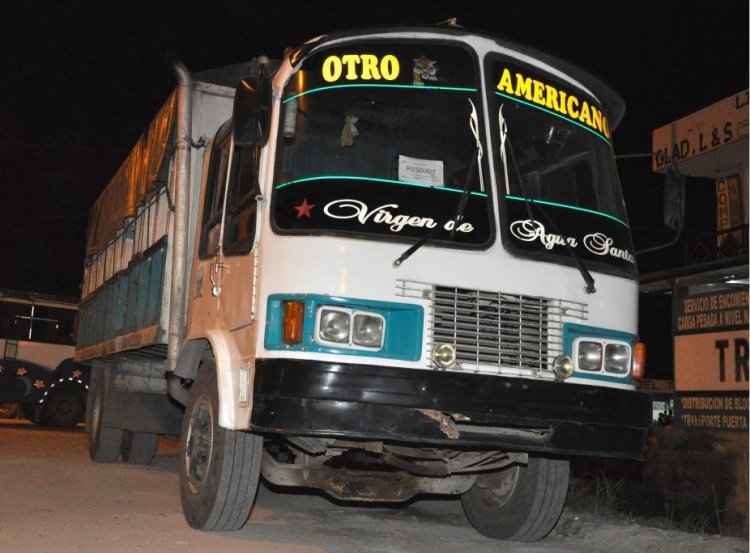 Chasis International 3500 Carroceria Artesanal
Autobus convertido a Camion
Palabras clave: Chasis International 3500 Carroceria Artesanal