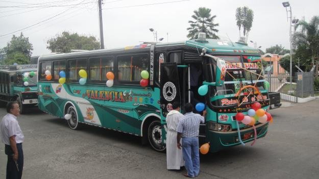 Mercedes Benz OF 17 21 Carroceria Busscar
Coop Valencia
Palabras clave: Mercedes Benz  Carroceria Busscar