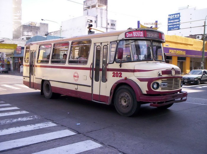 Mercedes-Benz 1114 - Bi-Met - M.O. Pra. Junta
B.2198962 - SAZ799
Mas 1114, en este caso de la Primera Junta de Quilmes.
