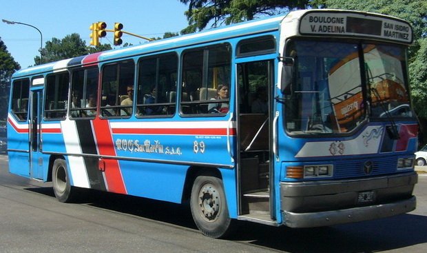 Mercedes-Benz OHL 1316 - La Buena Estrella - M.O. Gral San Martn
SHI347
Similar al modelo anterior, pero con la puerta situada atras.
