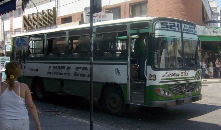 Mercedes-Benz OF 1214 - Marri Colonnese - Robosar
Marri Colonnesse o Colonnesse a secas???????
Palabras clave: 1214 Marri Colonnese Robosar