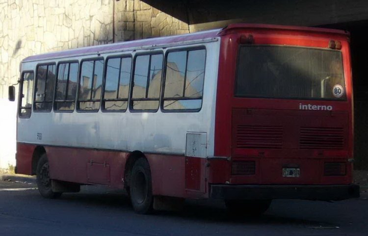 Mercedes-Benz OH 1314 - ????? - XXXXX
Foto tomada a la vera de Av. Gral Paz, lado provincia. Alguien puede aportar datos de carroceria????
