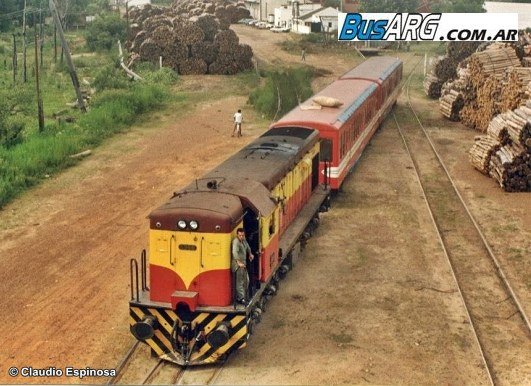 General Electric U 13 C - Ferrocarril General Urquiza
Coches para Servicio Subterraneo.
(Datos de adelante hacia atrás)

Fotografía: Claudio Espinosa
Extraíada de BusARG
