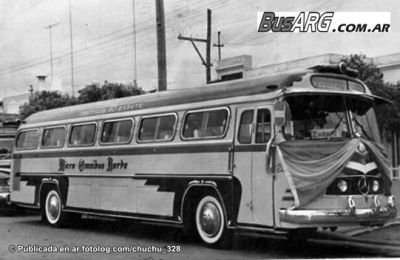 Mercedes-Benz O-321 HL - Decaroli Hnos - M.O.N.S.A.
Línea 60 - Interno 257 (ex 157)

Fotografo: ¿?
Publicada en: http://ar.fotolog.com/chuchu_328/mosaic/510/ 
Extraída de: BusARG
