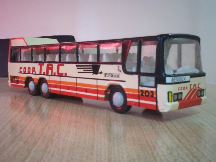 Maqueta Bedier personalizada
ÓMNIBUS BEDIER PERSONALIZADO EN COOP T.A.C.
Palabras clave: JUGUETE-MAQUETA (REPRODUCCION EN MINIATURA)