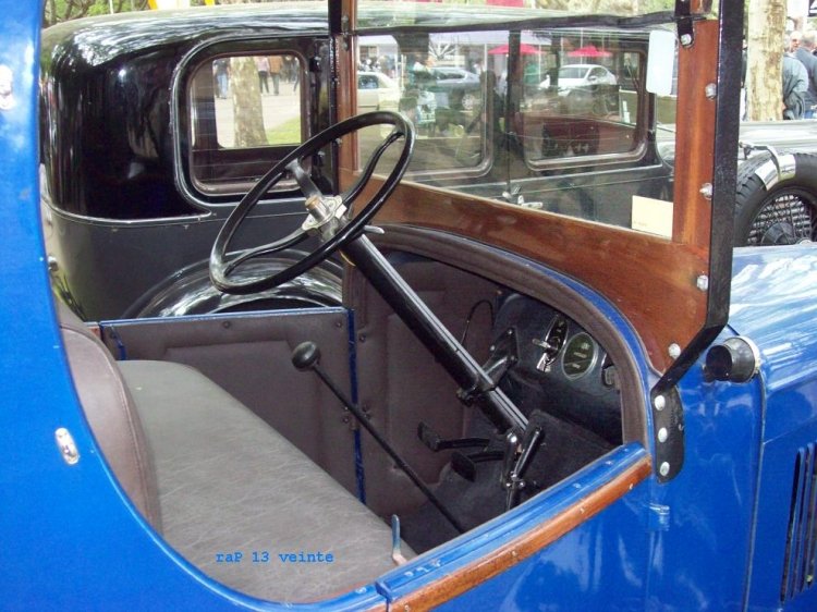 Chevrolet (G.M.C.) 1924
CAPITOL UTILITY EXPRES 
Vista del tablero
Palabras clave: VIEJAS