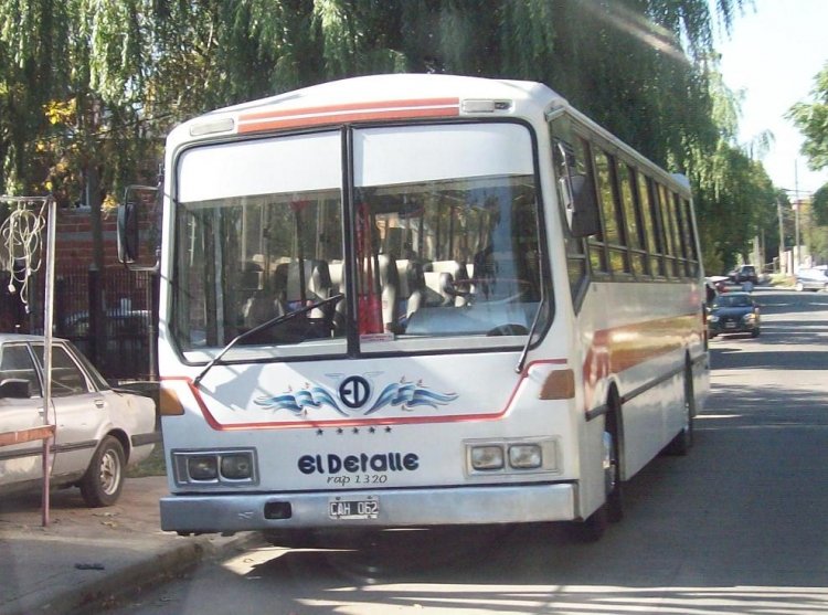 El Detalle OA 101 - El Detalle - Escolar
CAH 062

http://galeria.bus-america.com/displayimage.php?pos=-25988
Palabras clave: ESCOLAR