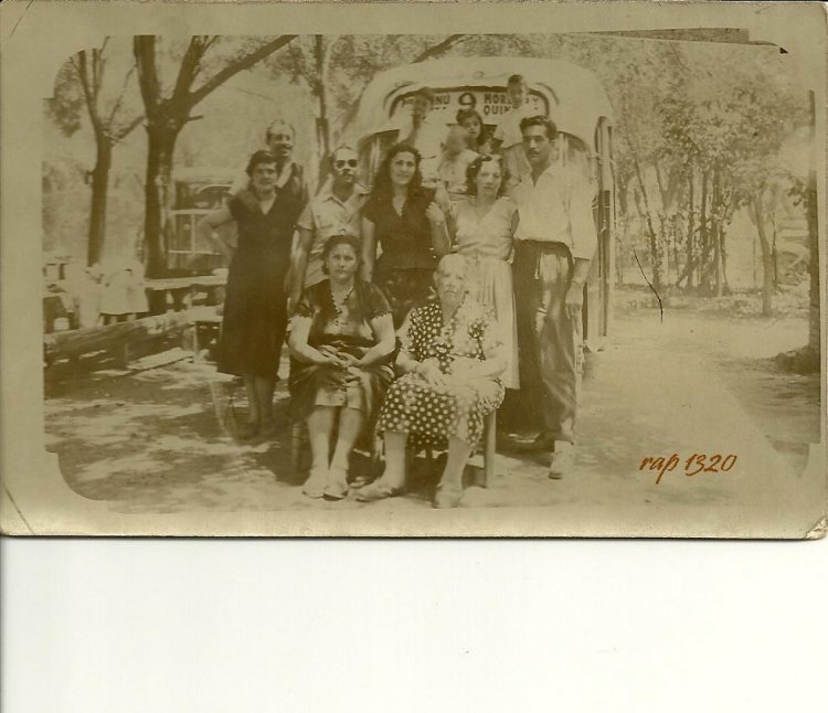 LINEA 9 BARTOLOME MITRE
Fotografía : Familia Perez
Línea 9, luego 187
Palabras clave: MITRE