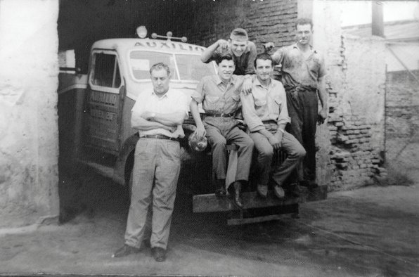 Auxilio Linea 20 chevrolet 46 ex colectivo
Fue armado como camion de auxilio despues de servir como colectivo año 1960 aprox.
Palabras clave: auxilio linea 20