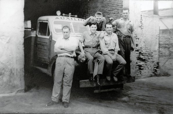 Auxilio Linea 20 chevrolet 46 ex colectivo
Fue armado como camion de auxilio despues de servir como colectivo año 1960 aprox.
Palabras clave: auxilio linea 20