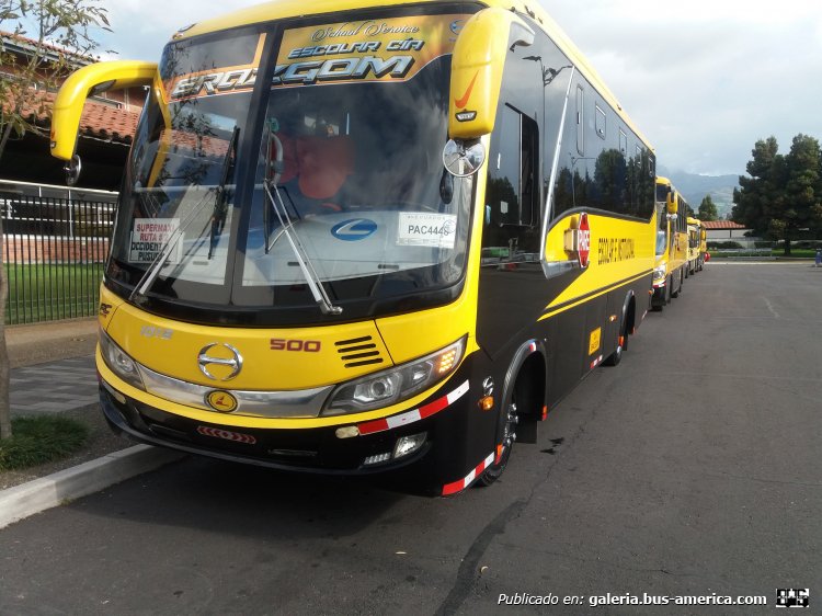 Hino FC 500 - Ambatour - Escolar
Palabras clave: PAC-4448