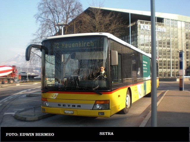 SETRA (en Suiza)
http://galeria.bus-america.com/displayimage.php?pos=-21905
EBBUS
