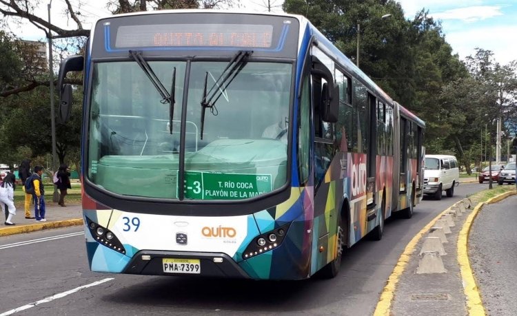 Mercedes-Benz O 500 MA - Busscar (en Ecuador) - Ecovía
PMA-7399

Ruta E3 (Quito), movil 39

Bus Articulado
Palabras clave: PMA-7399