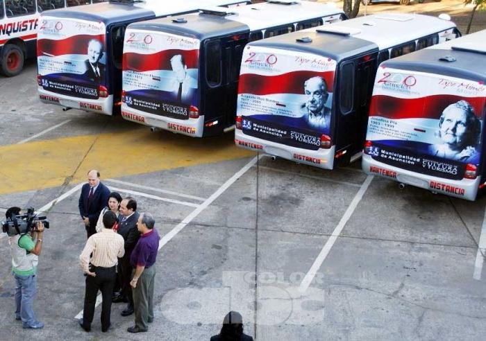 Mercedes-Benz LO 915 - Neobus ThunderBoy (en Paraguay) - Buses de la Linea 13 , Conquistador S.A.
Fuente: ABC Color
www.abc.com.py
Palabras clave: MB