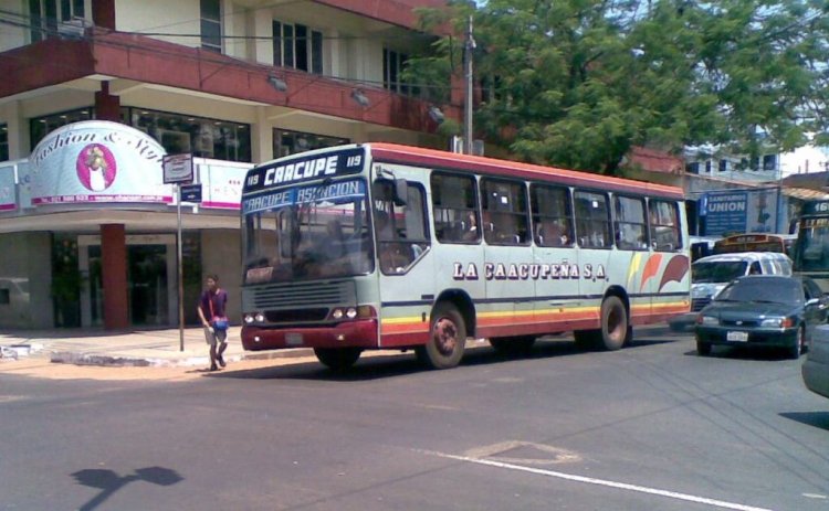 Mercedes-Benz OF 1318 - Marcopolo Torino GV (en Paraguay) - Linea ¿? , La Caacupeña S.A.
Fotografia: Dear
Palabras clave: MB